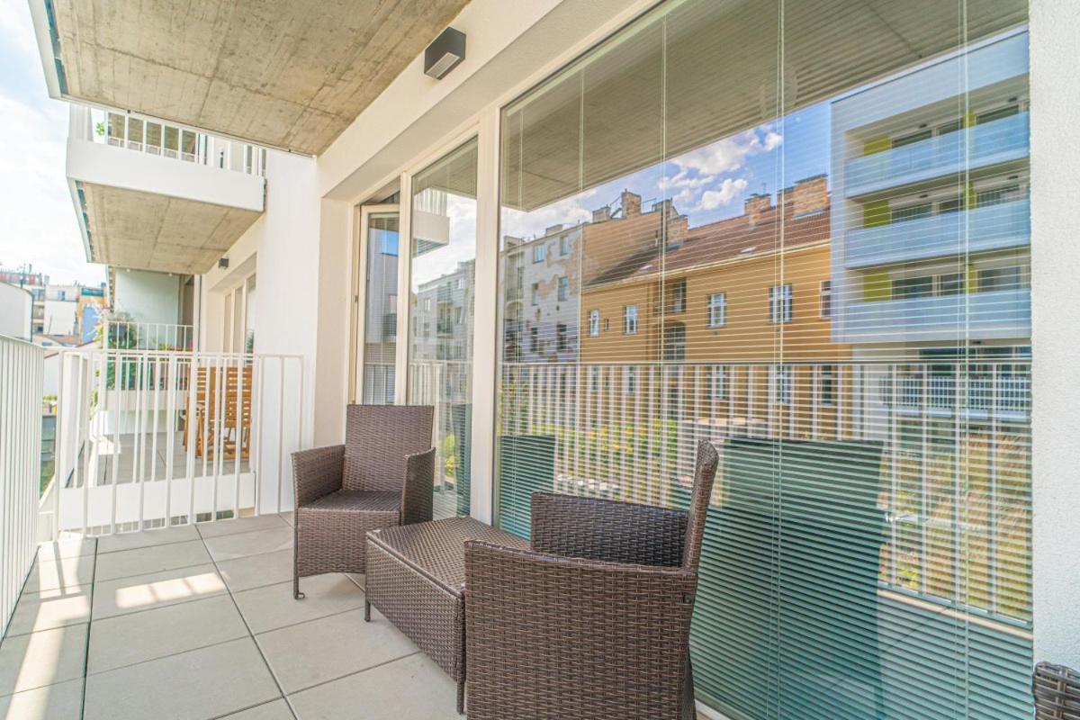 פראג Apartment Karel With Garage Parking מראה חיצוני תמונה