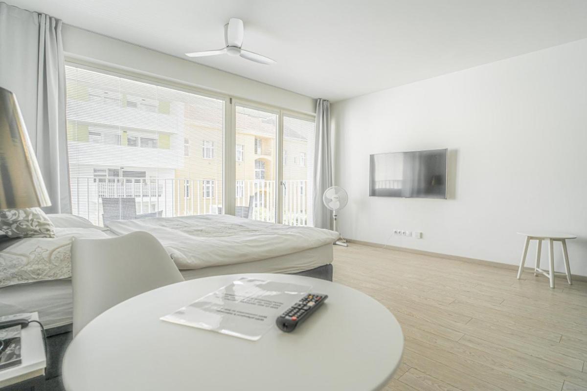 פראג Apartment Karel With Garage Parking מראה חיצוני תמונה